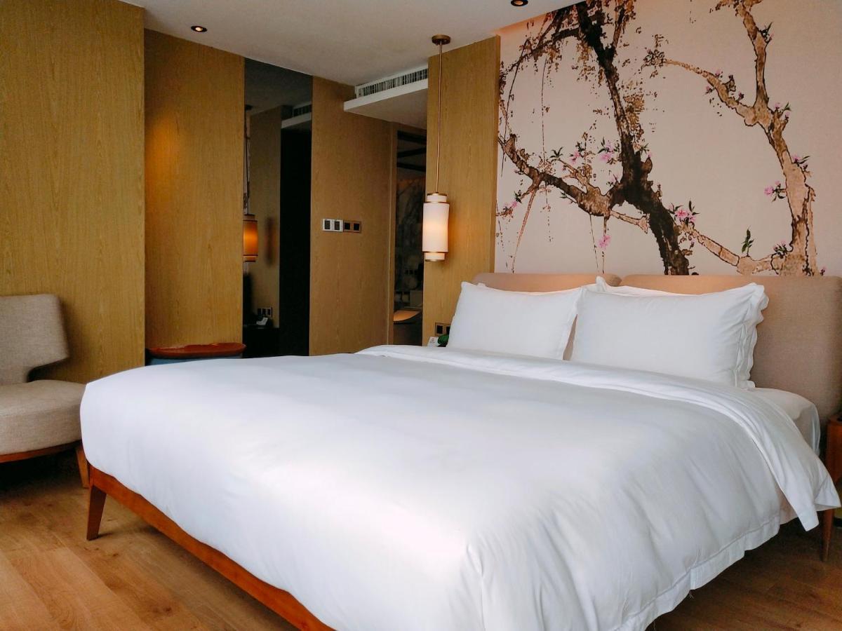 Howard Johnson Riverview Hotel Canton Extérieur photo