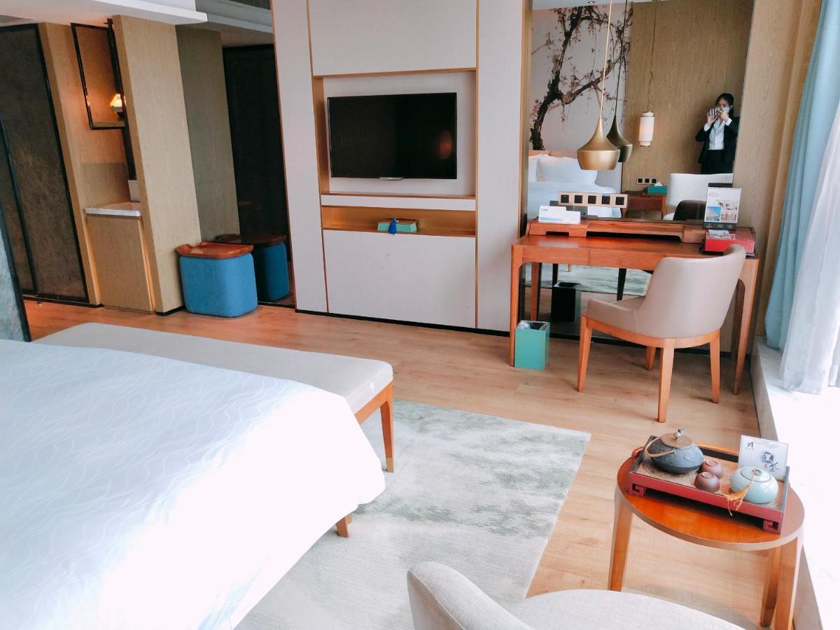 Howard Johnson Riverview Hotel Canton Extérieur photo