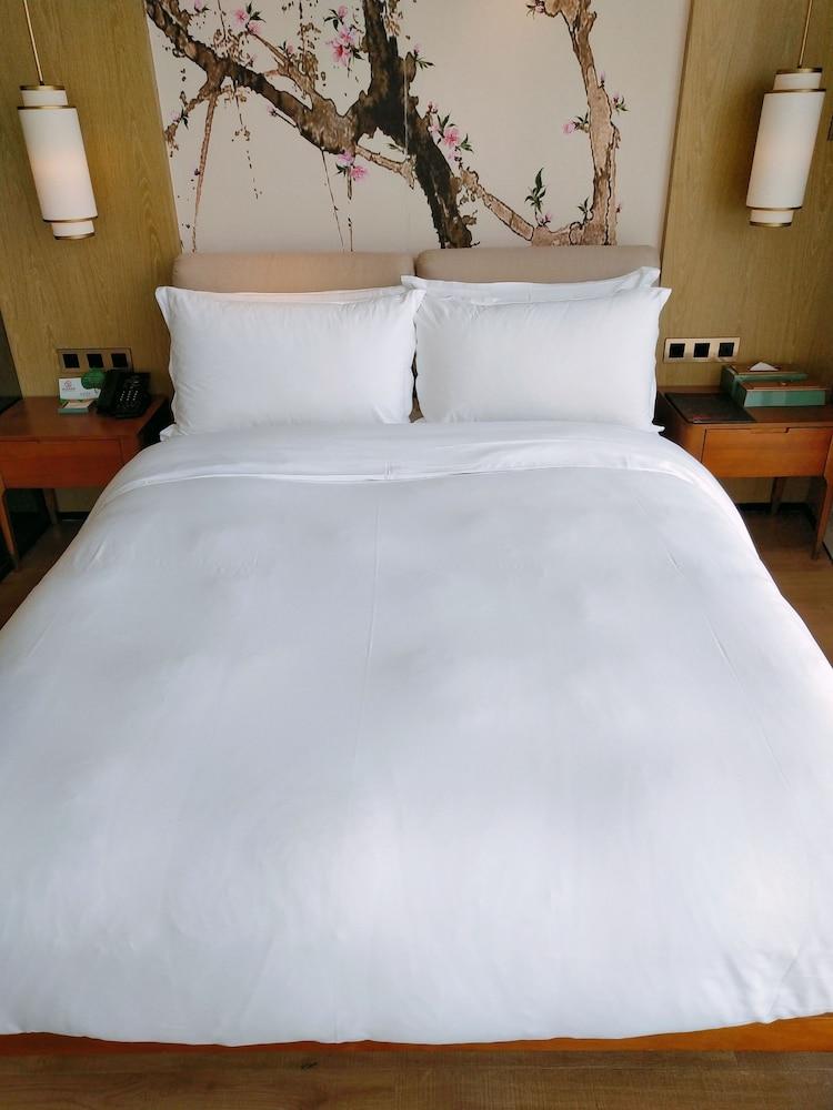 Howard Johnson Riverview Hotel Canton Extérieur photo